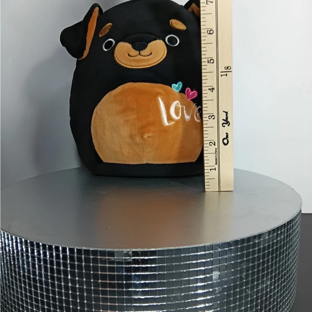 Squisnallow Black and Tan Plush Dog Toy 8” pre owned Exellent condition
